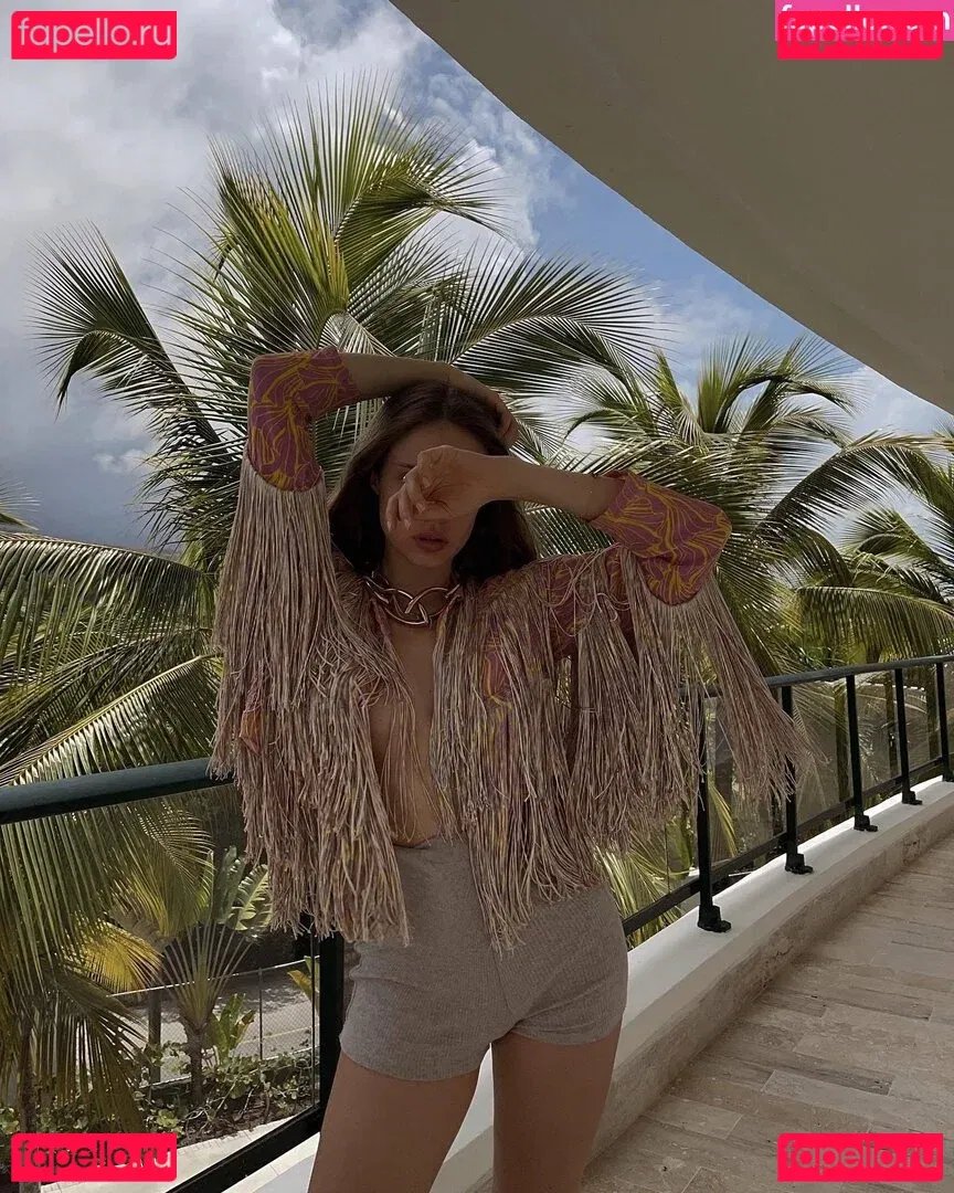 Xenia Tchoumitcheva Onlyfans Photo Gallery 