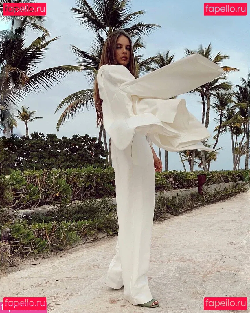 Xenia Tchoumitcheva Onlyfans Photo Gallery 