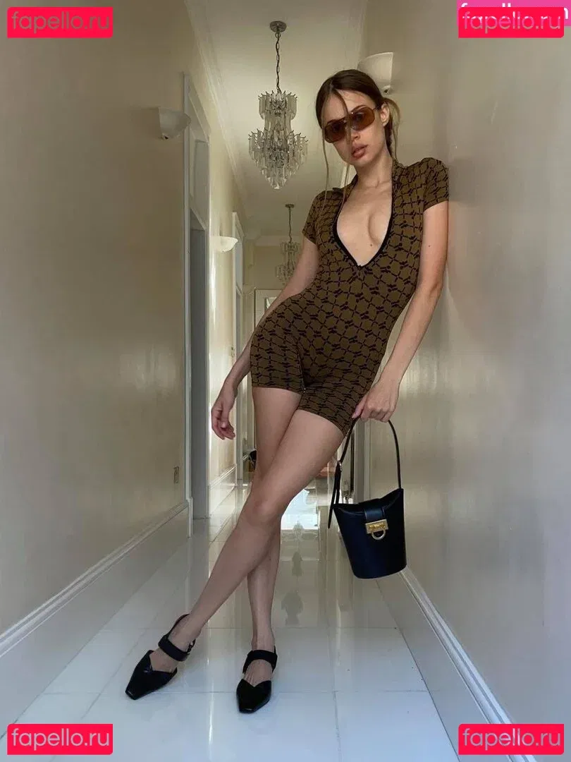 Xenia Tchoumitcheva Onlyfans Photo Gallery 