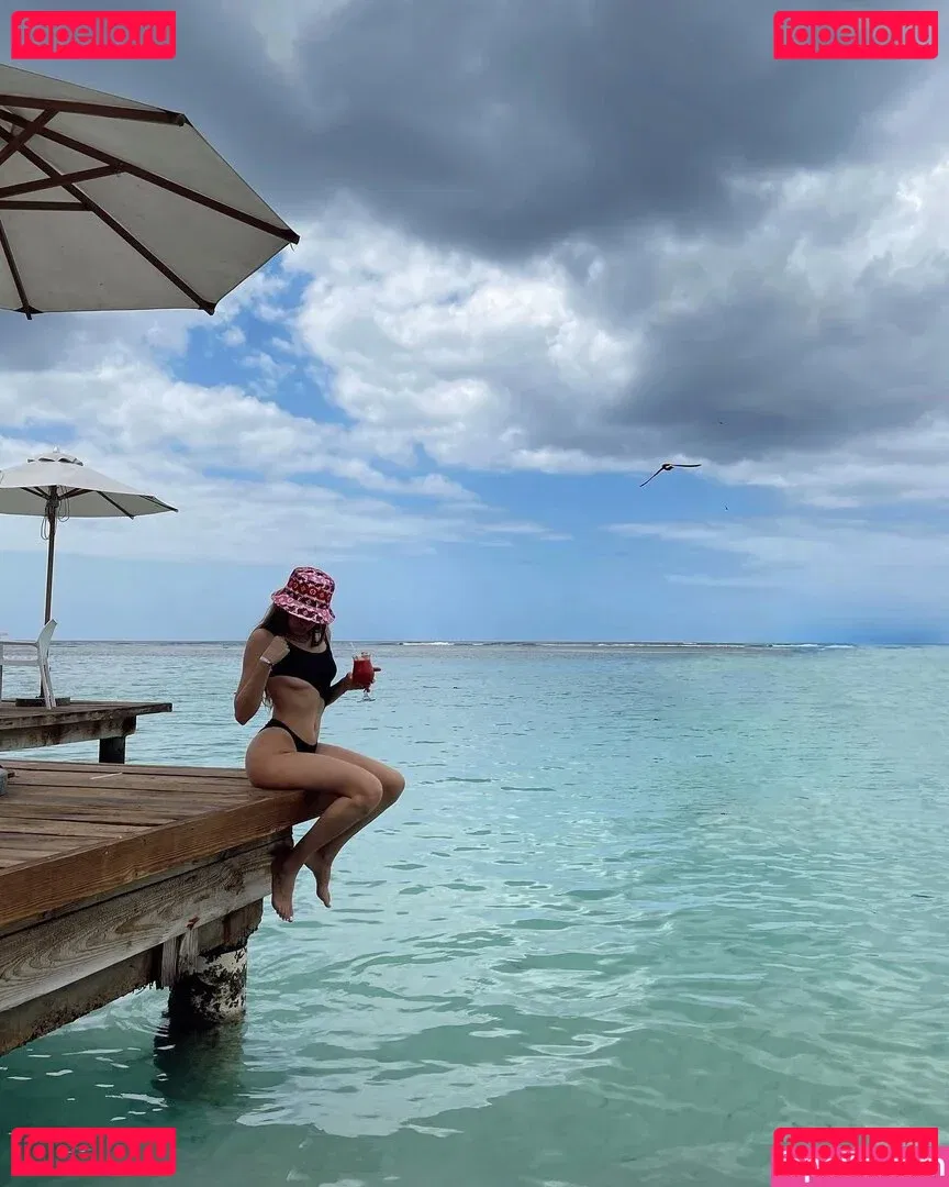 Xenia Tchoumitcheva Onlyfans Photo Gallery 