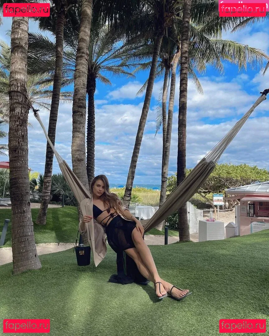 Xenia Tchoumitcheva Onlyfans Photo Gallery 