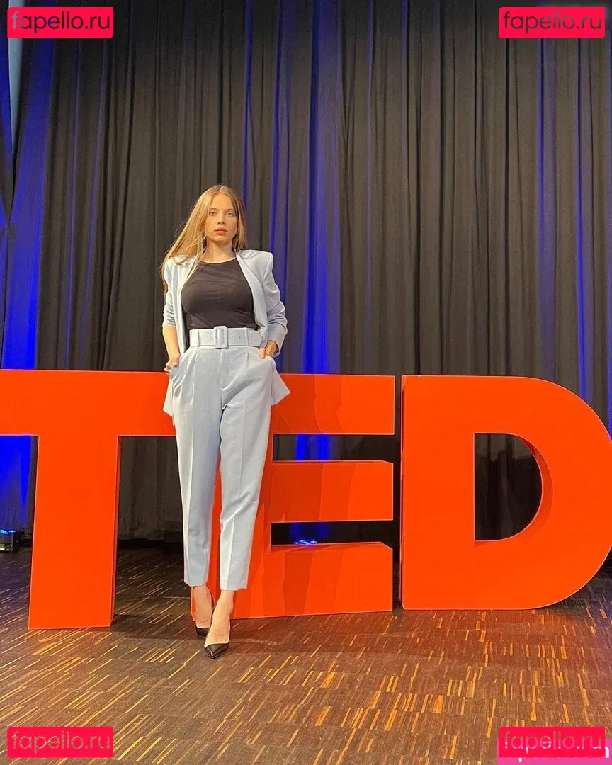 Xenia Tchoumitcheva Onlyfans Photo Gallery 