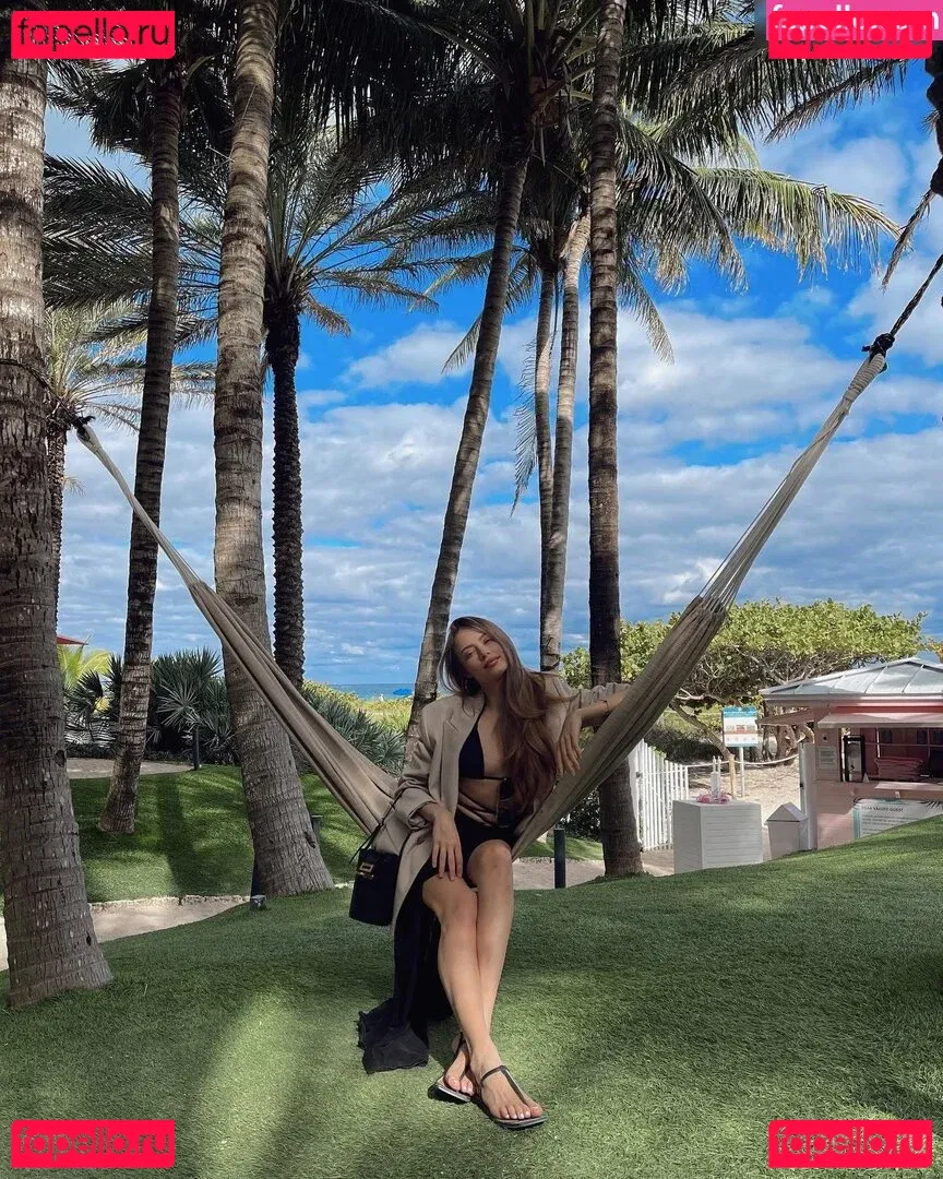 Xenia Tchoumitcheva Onlyfans Photo Gallery 