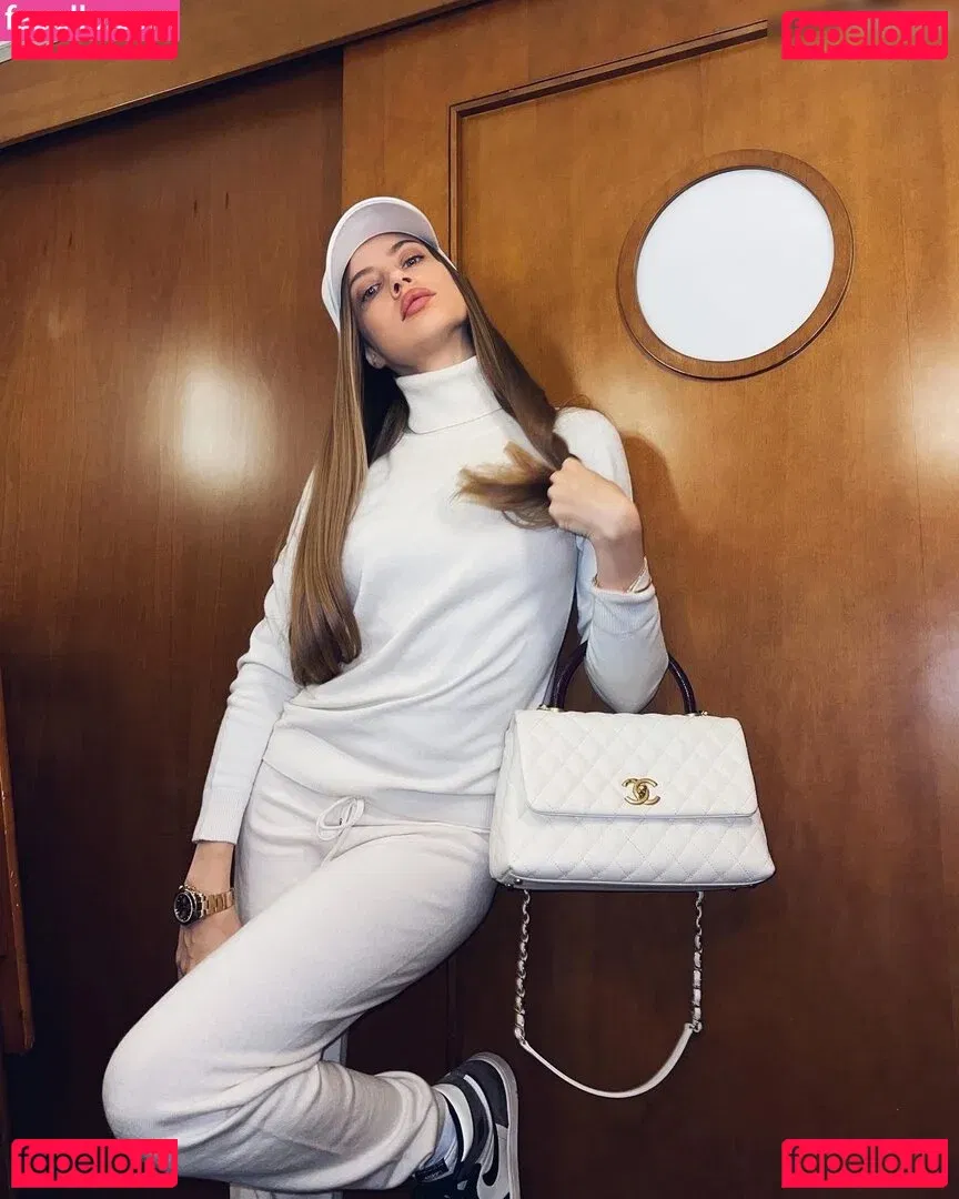 Xenia Tchoumitcheva Onlyfans Photo Gallery 