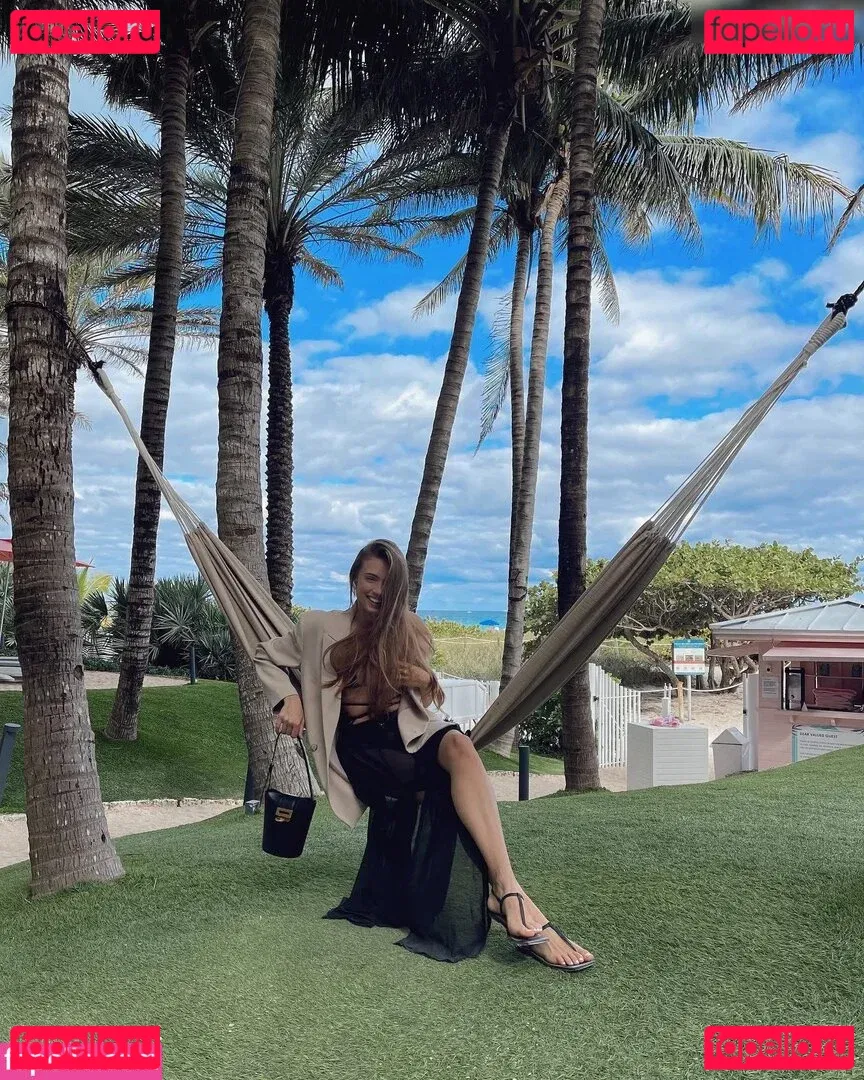 Xenia Tchoumitcheva Onlyfans Photo Gallery 