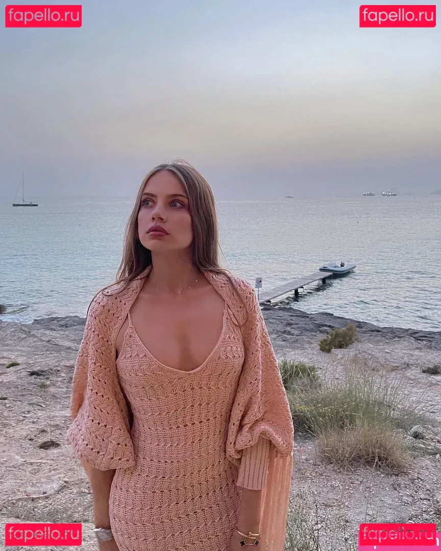Xenia Tchoumitcheva Onlyfans Photo Gallery 