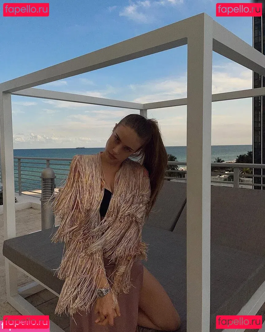 Xenia Tchoumitcheva Onlyfans Photo Gallery 