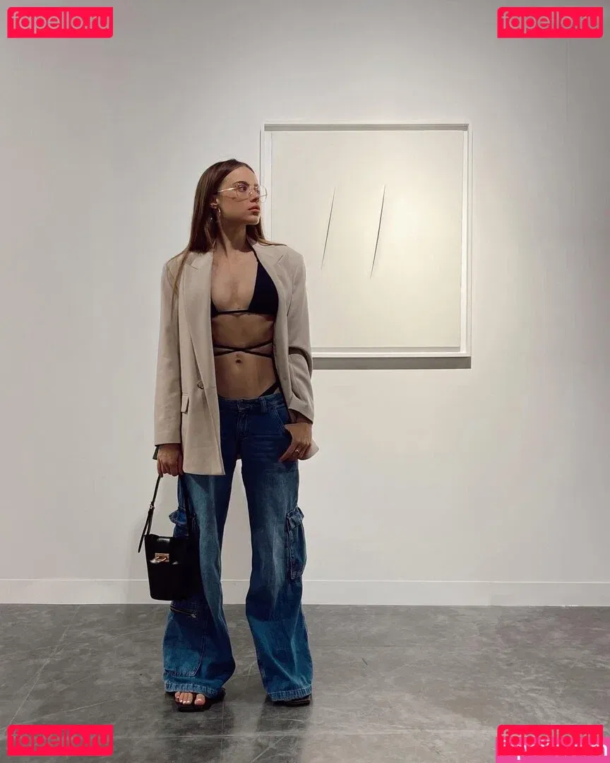 Xenia Tchoumitcheva Onlyfans Photo Gallery 