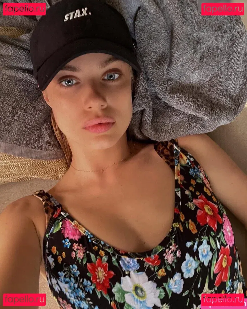 Xenia Tchoumitcheva Onlyfans Photo Gallery 