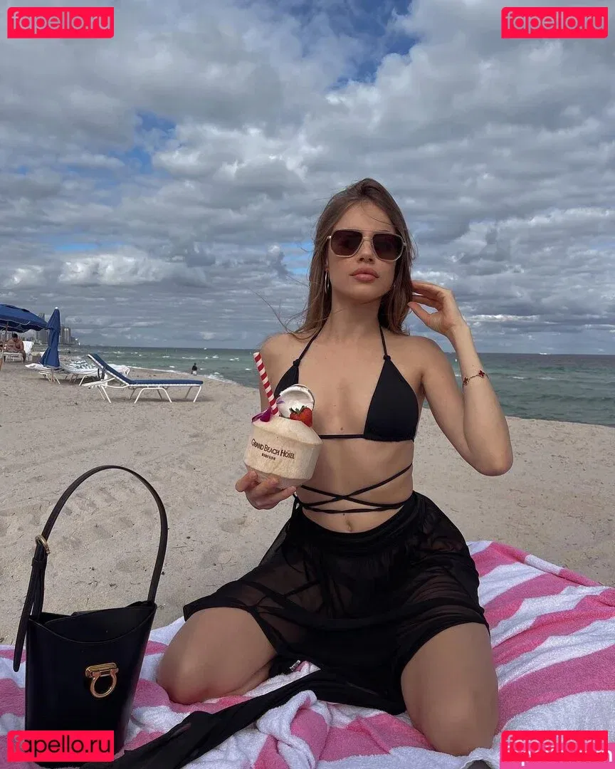 Xenia Tchoumitcheva Onlyfans Photo Gallery 