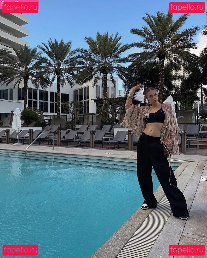 Xenia Tchoumitcheva Onlyfans Photo Gallery 