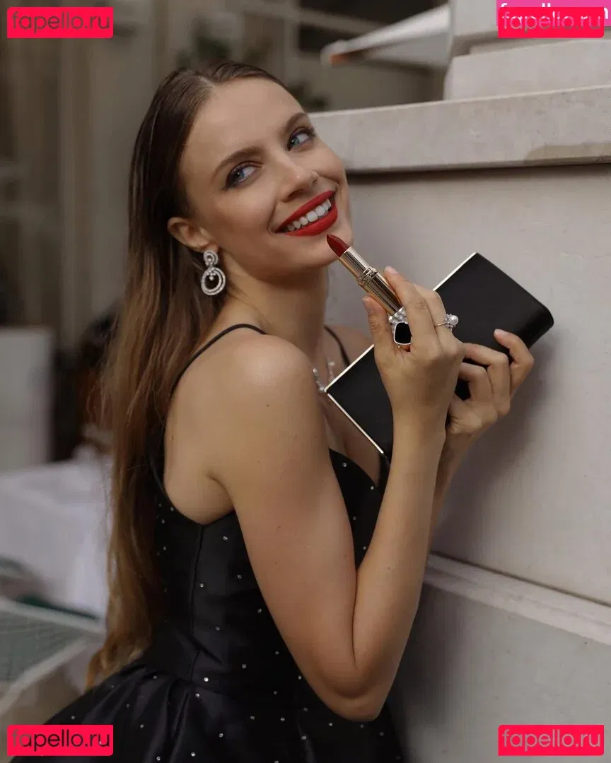 Xenia Tchoumitcheva Onlyfans Photo Gallery 