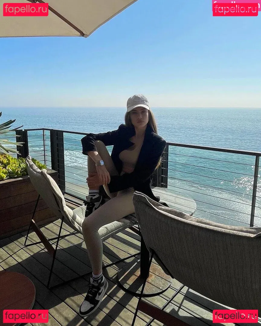 Xenia Tchoumitcheva Onlyfans Photo Gallery 