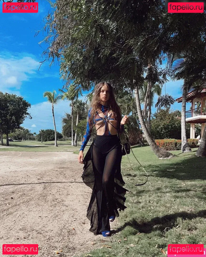 Xenia Tchoumitcheva Onlyfans Photo Gallery 