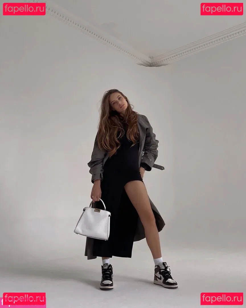 Xenia Tchoumitcheva Onlyfans Photo Gallery 