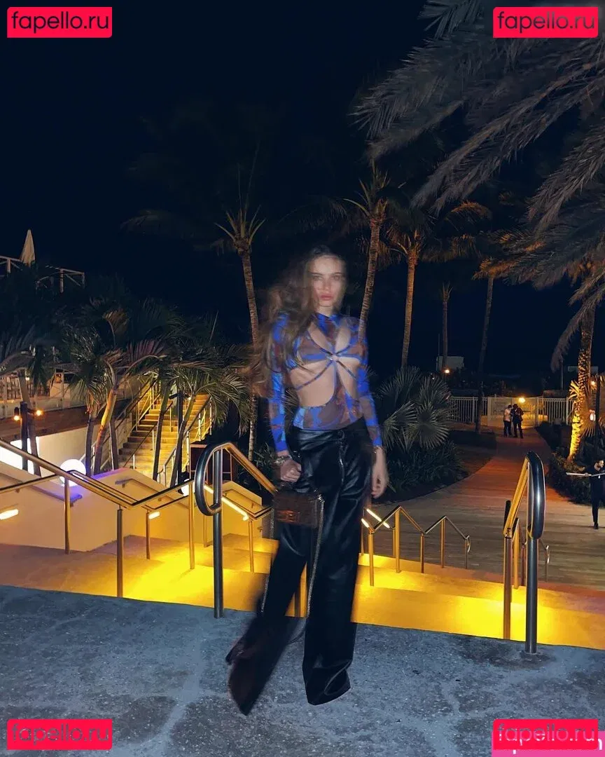 Xenia Tchoumitcheva Onlyfans Photo Gallery 