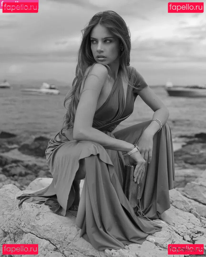 Xenia Tchoumitcheva Onlyfans Photo Gallery 