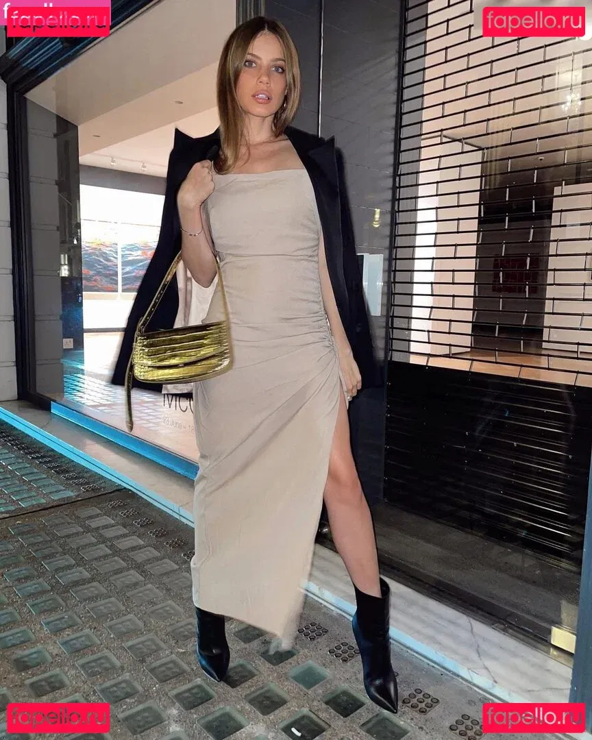 Xenia Tchoumitcheva Onlyfans Photo Gallery 