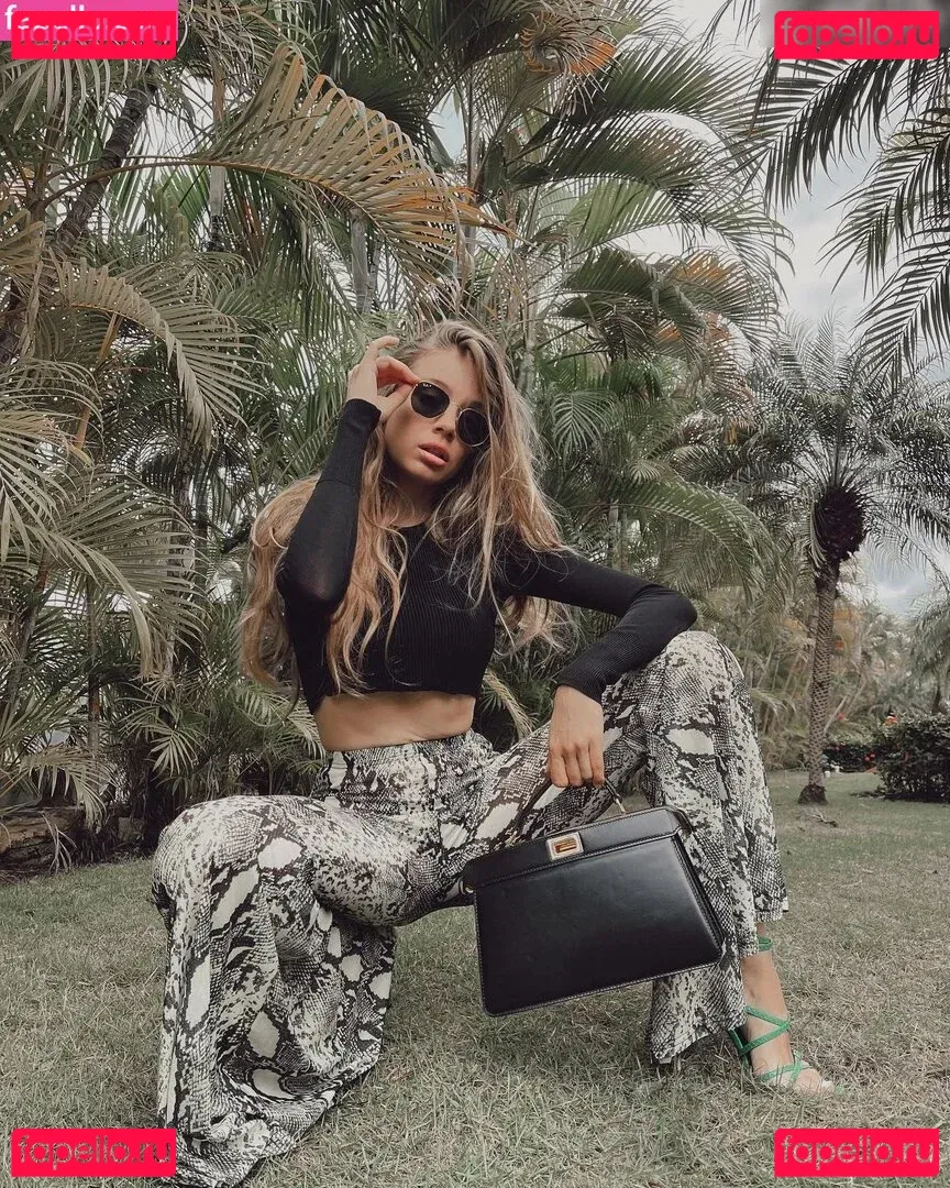 Xenia Tchoumitcheva Onlyfans Photo Gallery 