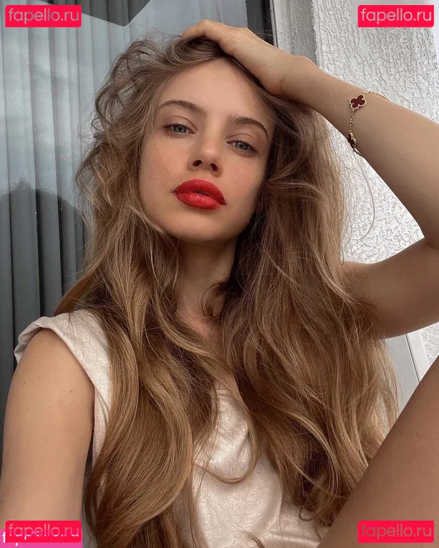 Xenia Tchoumitcheva Onlyfans Photo Gallery 