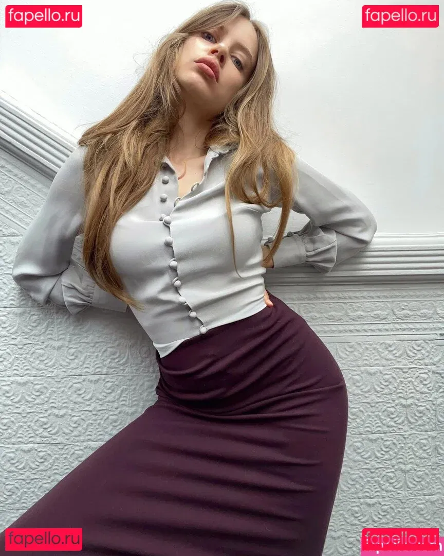 Xenia Tchoumitcheva Onlyfans Photo Gallery 