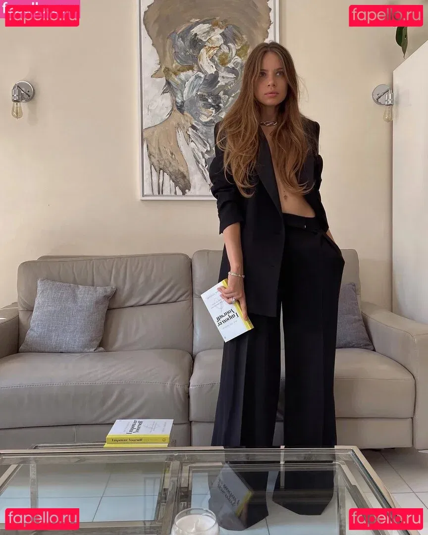 Xenia Tchoumitcheva Onlyfans Photo Gallery 