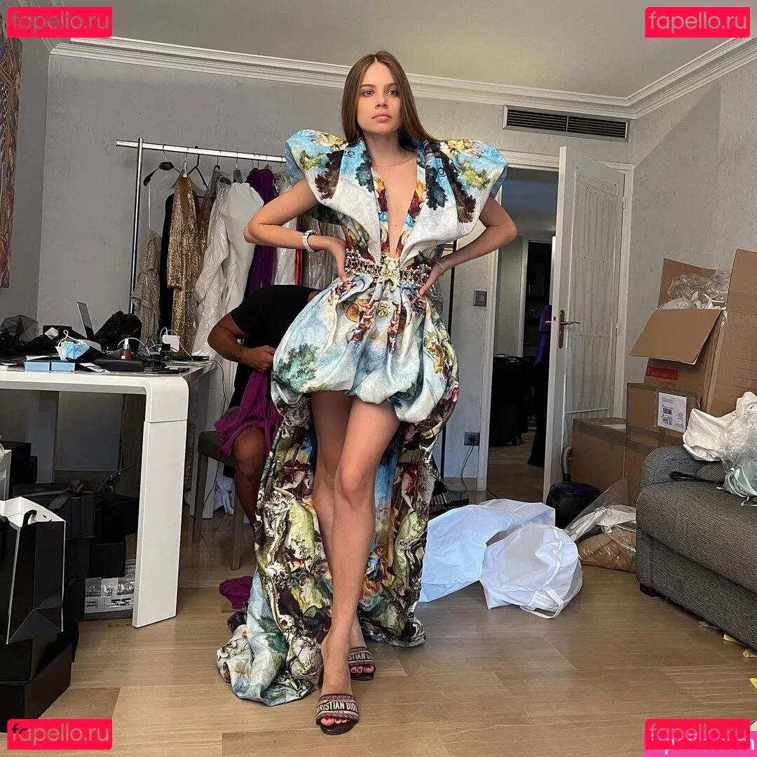 Xenia Tchoumitcheva Onlyfans Photo Gallery 