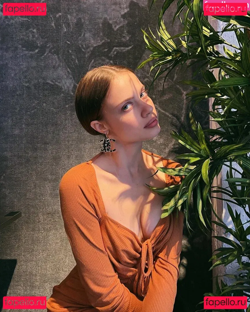 Xenia Tchoumitcheva Onlyfans Photo Gallery 