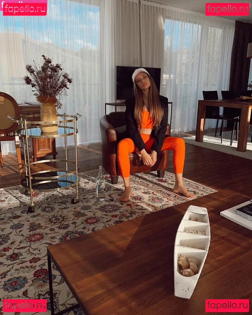 Xenia Tchoumitcheva Onlyfans Photo Gallery 