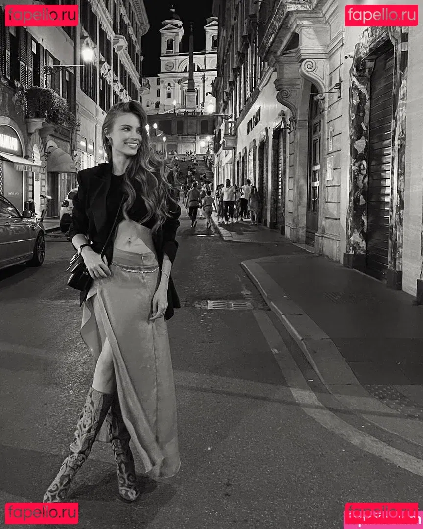 Xenia Tchoumitcheva Onlyfans Photo Gallery 