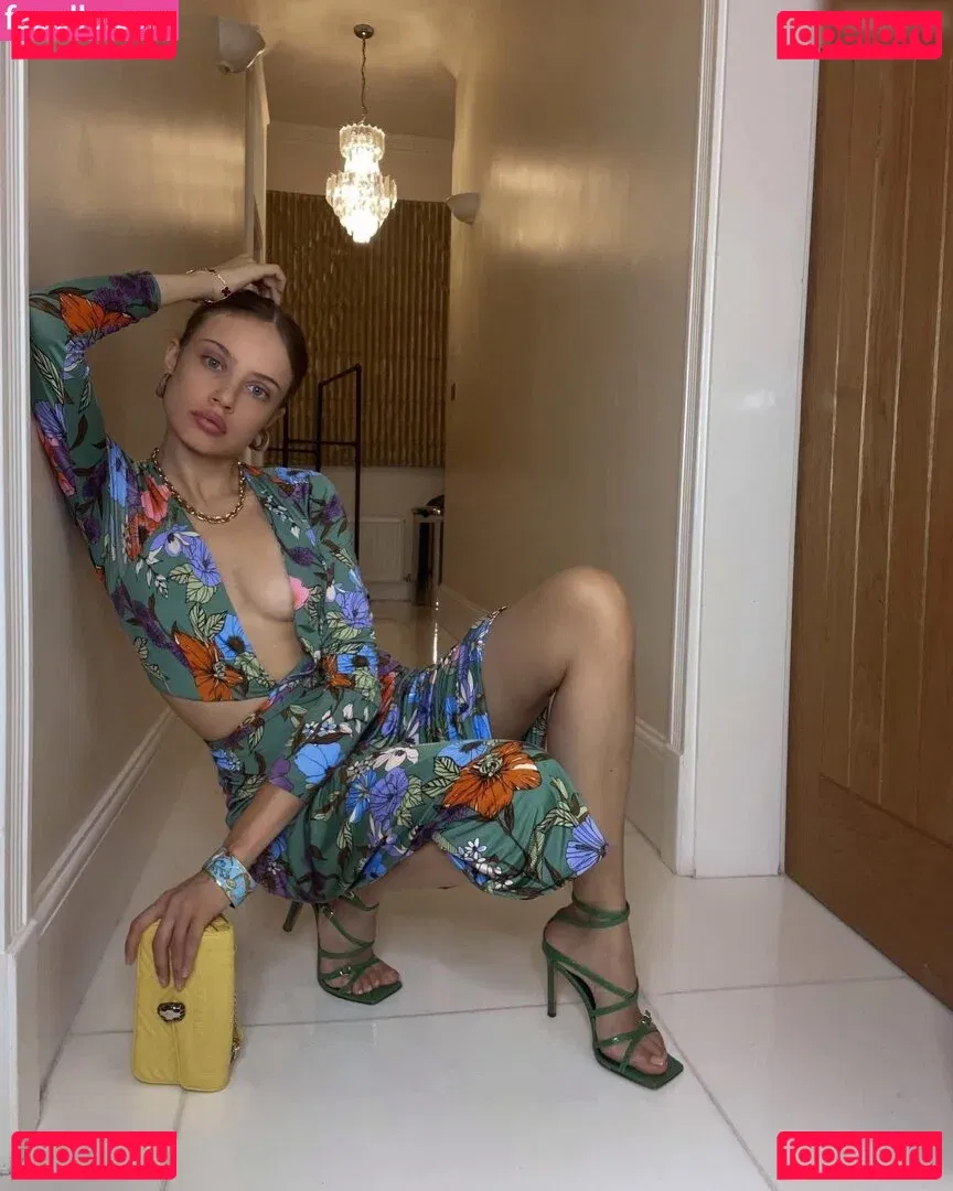 Xenia Tchoumitcheva Onlyfans Photo Gallery 