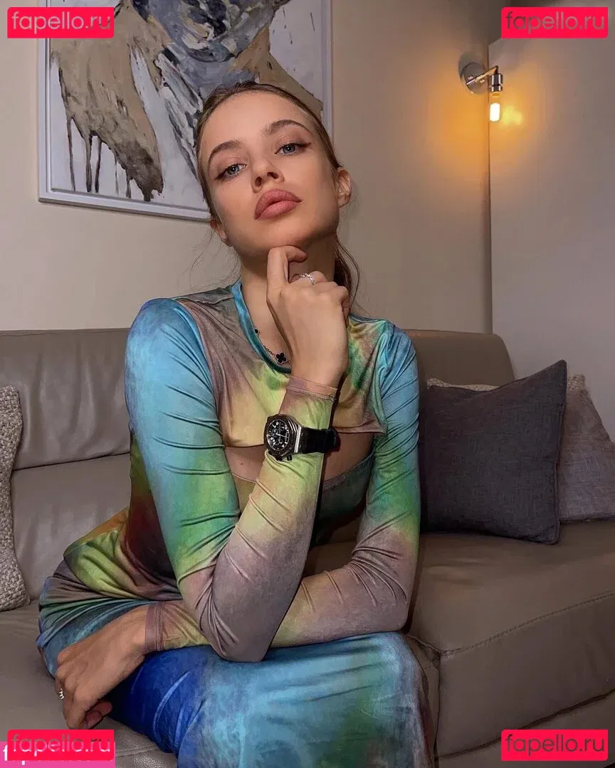 Xenia Tchoumitcheva Onlyfans Photo Gallery 