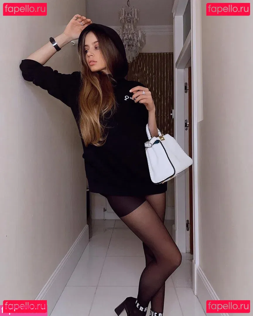 Xenia Tchoumitcheva Onlyfans Photo Gallery 
