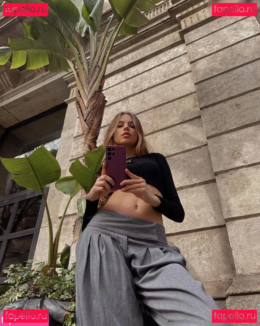 Xenia Tchoumitcheva Onlyfans Photo Gallery 