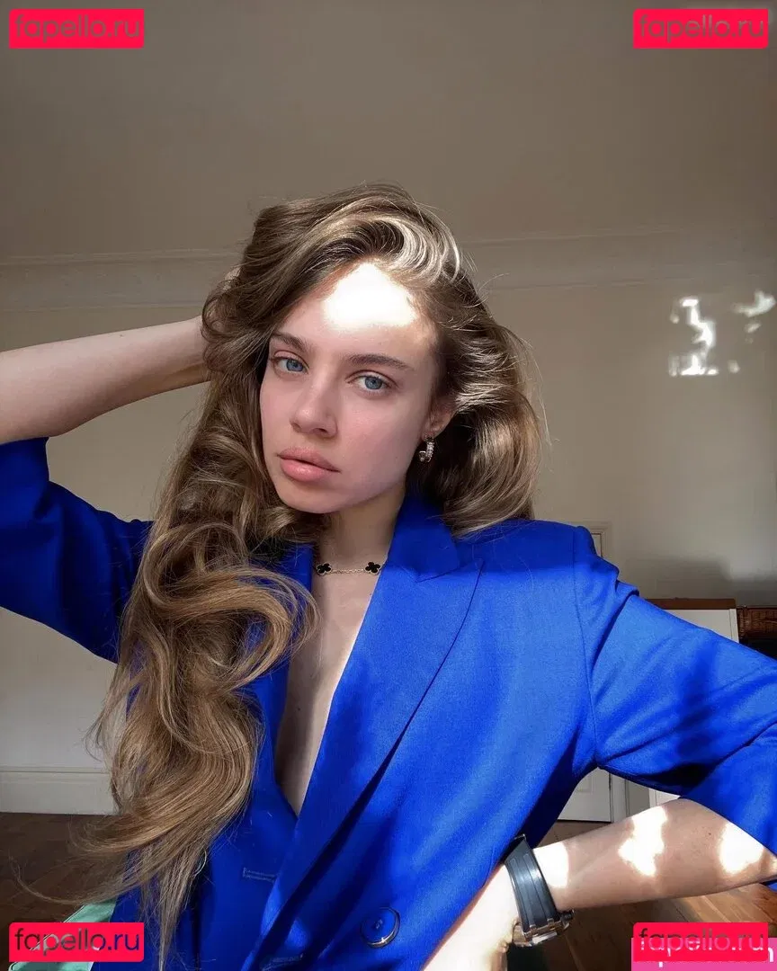 Xenia Tchoumitcheva Onlyfans Photo Gallery 