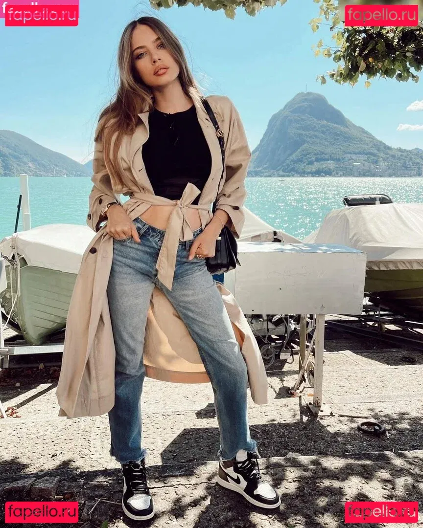 Xenia Tchoumitcheva Onlyfans Photo Gallery 