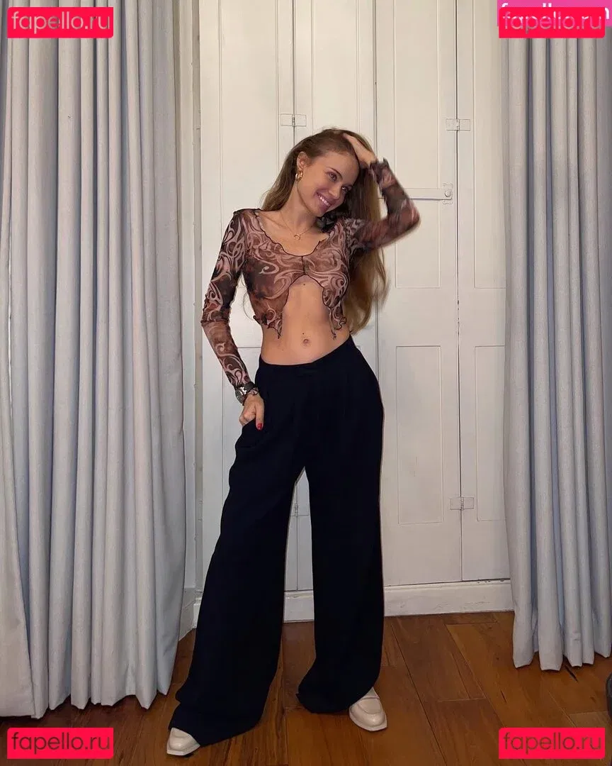 Xenia Tchoumitcheva Onlyfans Photo Gallery 