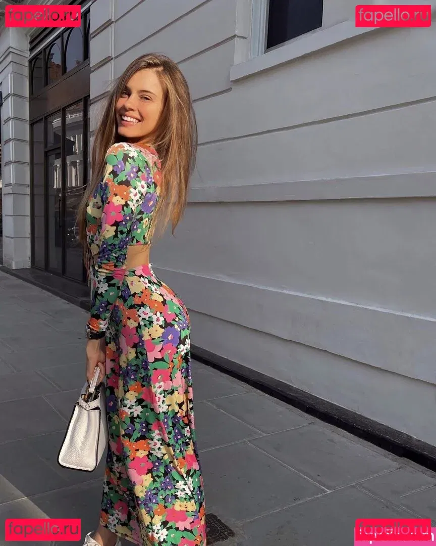 Xenia Tchoumitcheva Onlyfans Photo Gallery 