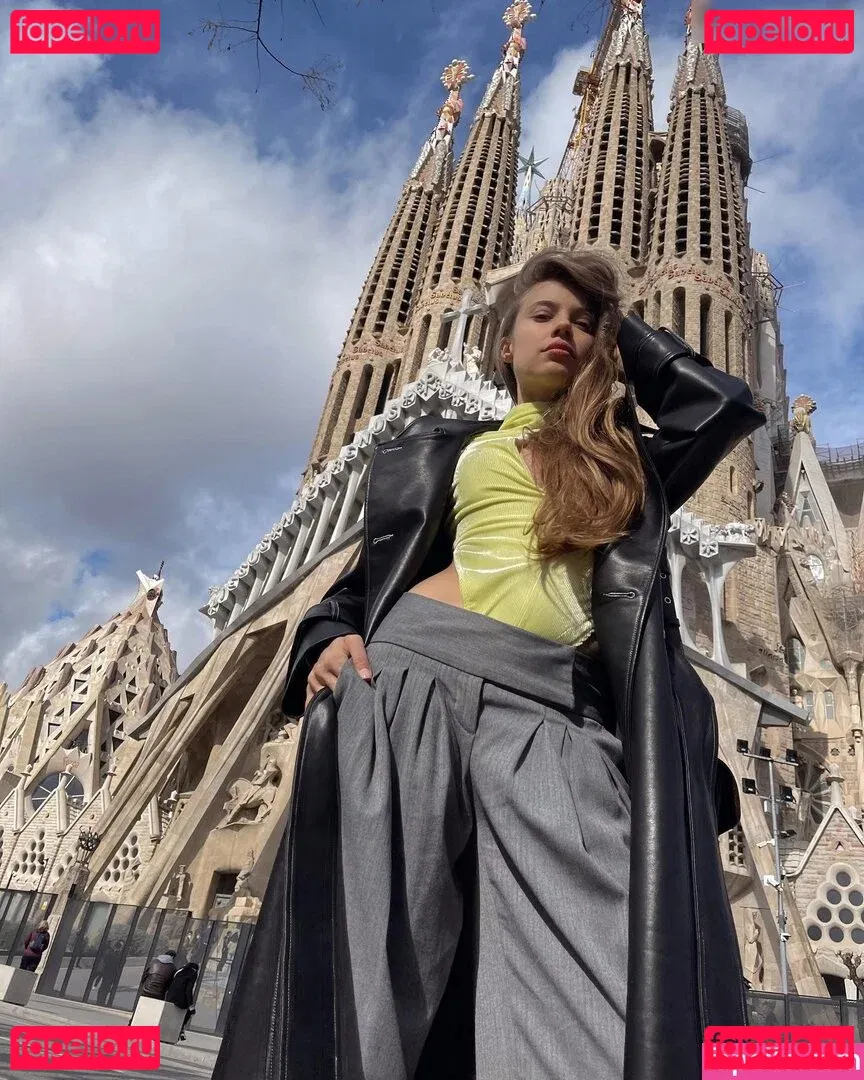 Xenia Tchoumitcheva Onlyfans Photo Gallery 