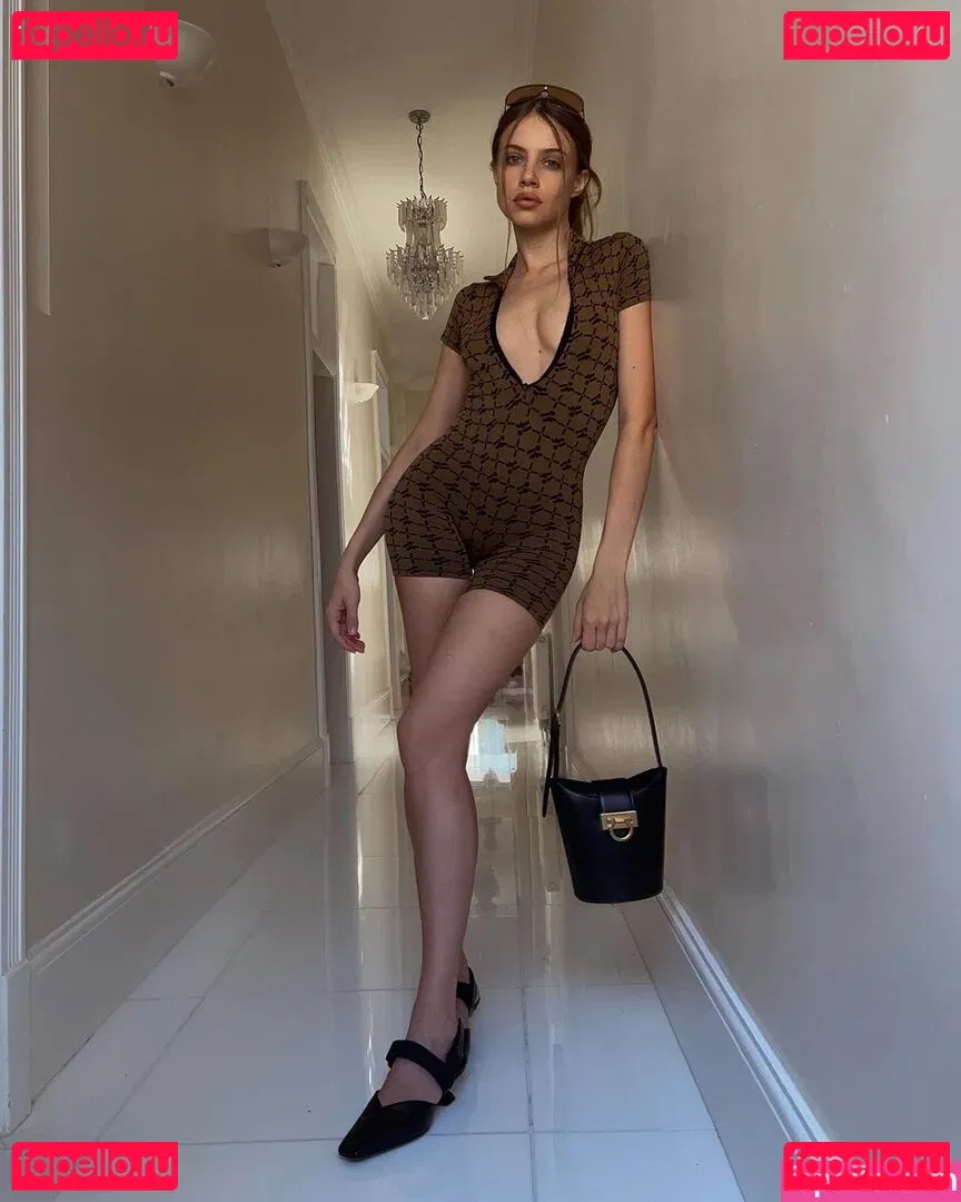 Xenia Tchoumitcheva Onlyfans Photo Gallery 
