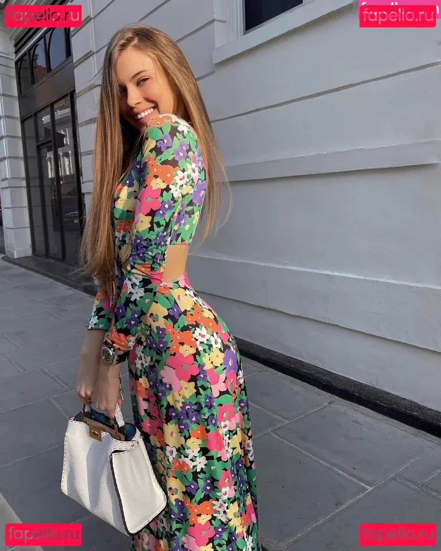 Xenia Tchoumitcheva Onlyfans Photo Gallery 