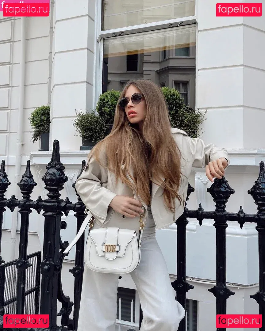 Xenia Tchoumitcheva Onlyfans Photo Gallery 