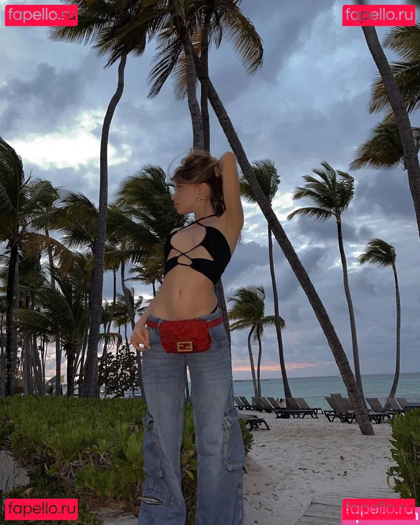 Xenia Tchoumitcheva Onlyfans Photo Gallery 