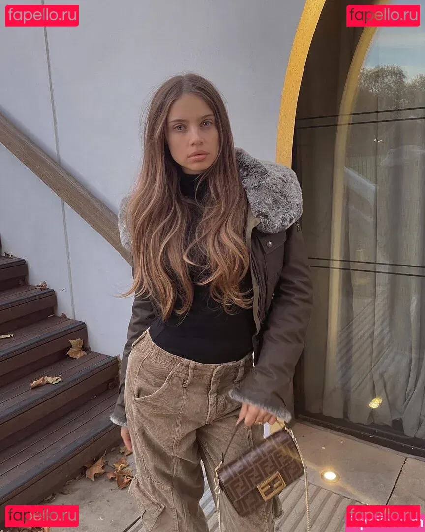 Xenia Tchoumitcheva Onlyfans Photo Gallery 