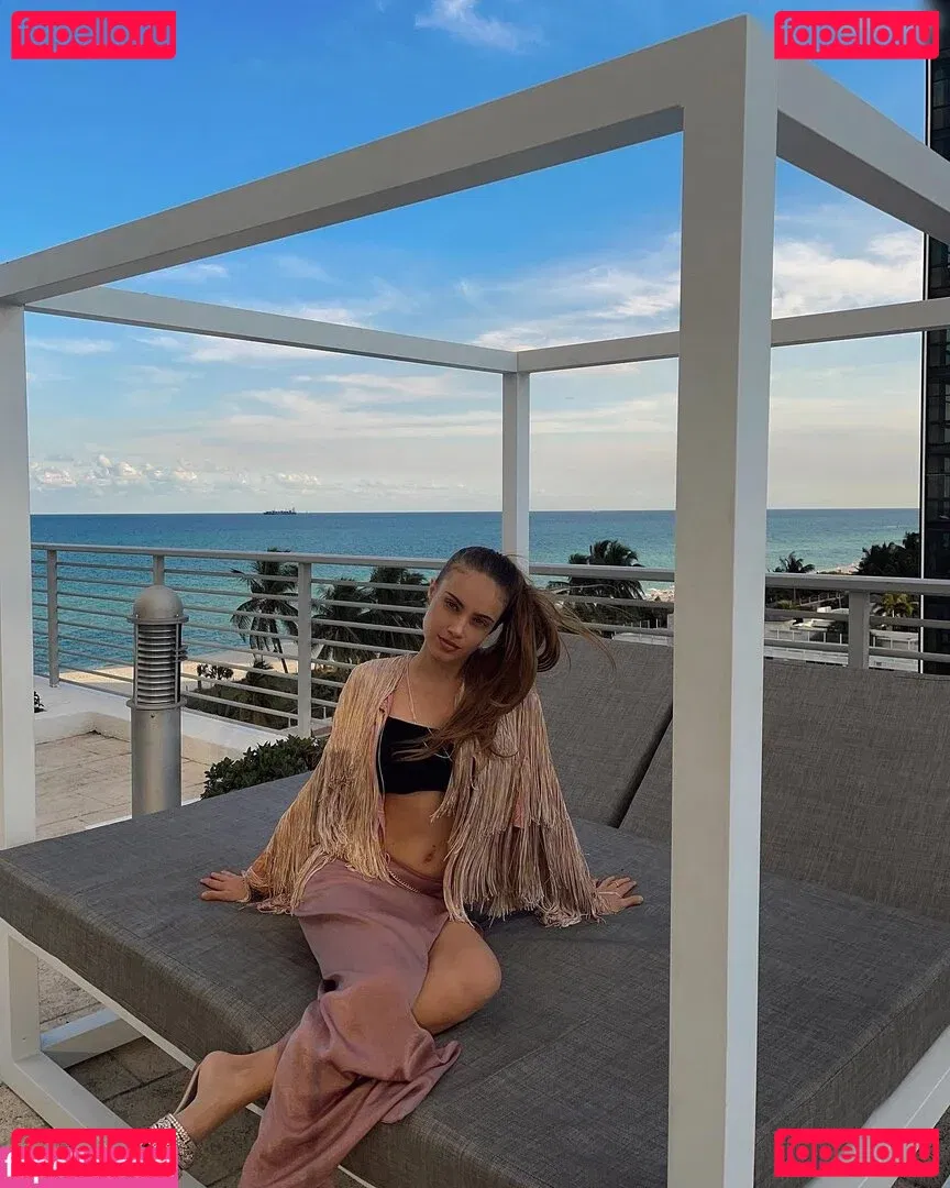 Xenia Tchoumitcheva Onlyfans Photo Gallery 