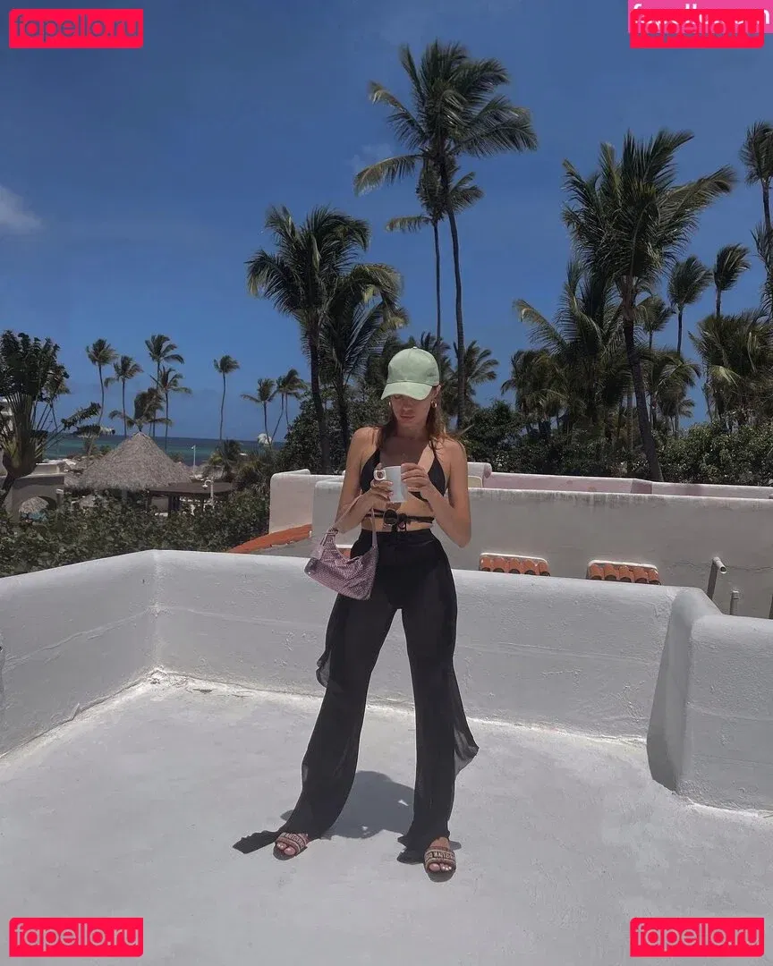 Xenia Tchoumitcheva Onlyfans Photo Gallery 