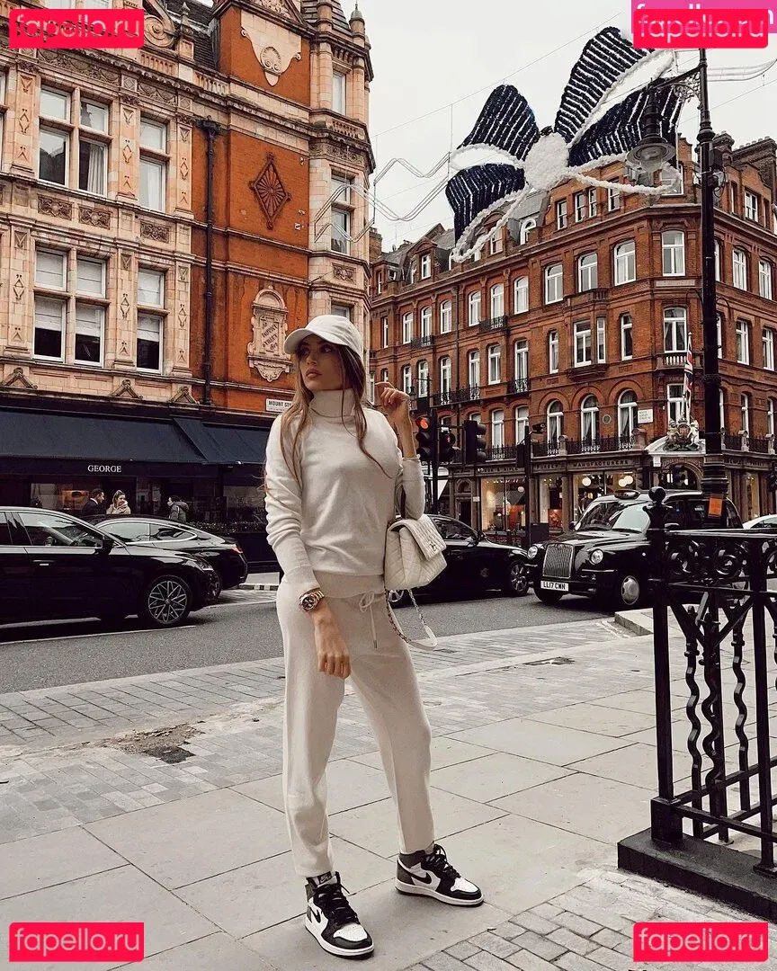 Xenia Tchoumitcheva Onlyfans Photo Gallery 