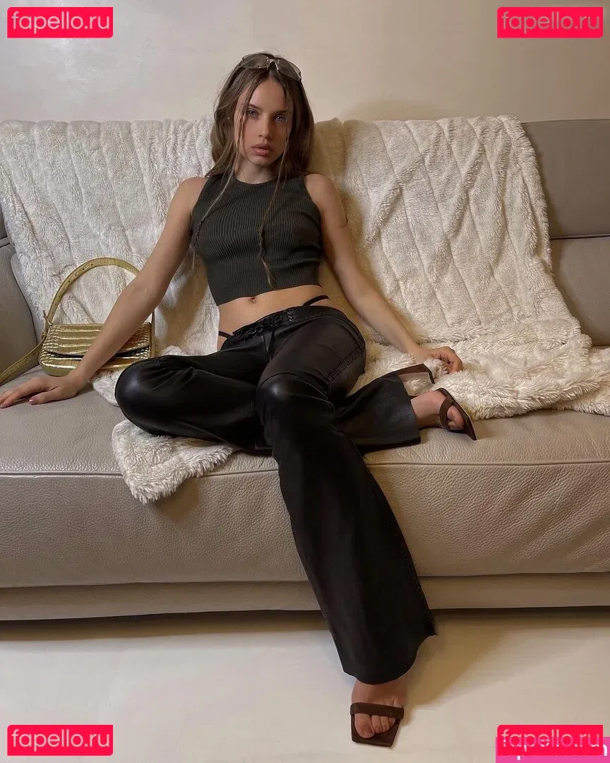 Xenia Tchoumitcheva Onlyfans Photo Gallery 