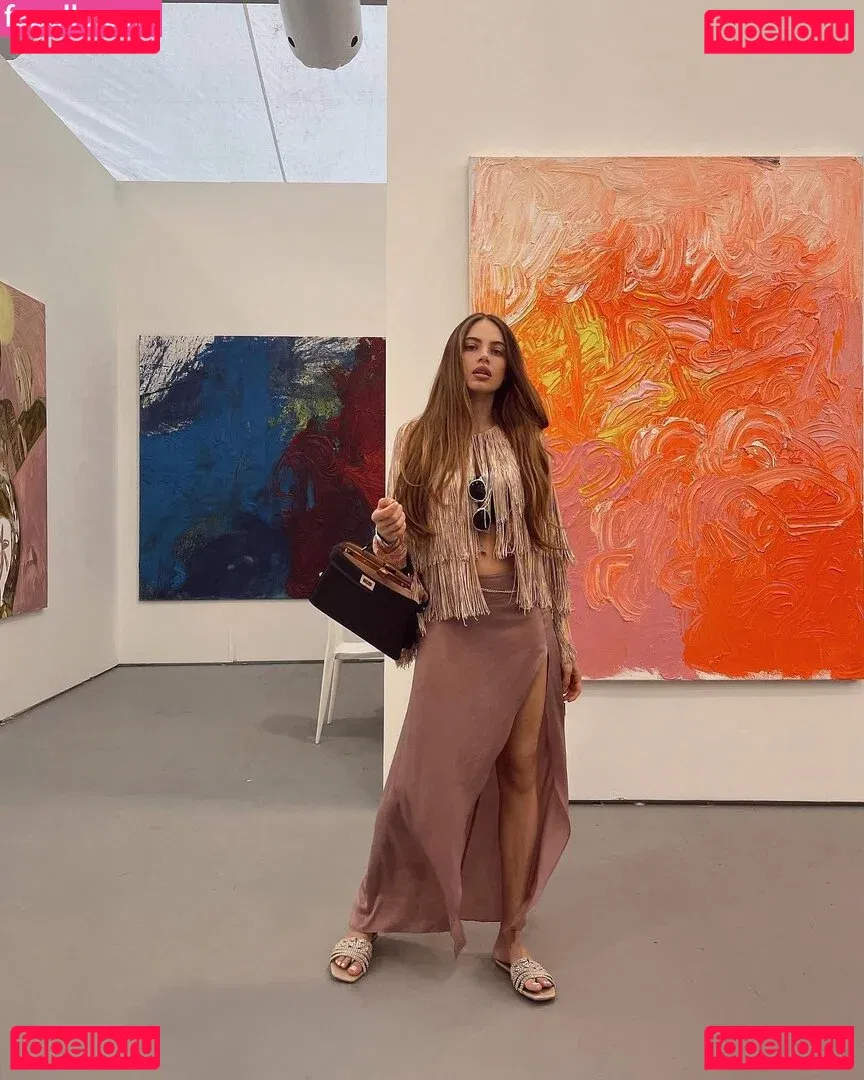 Xenia Tchoumitcheva Onlyfans Photo Gallery 