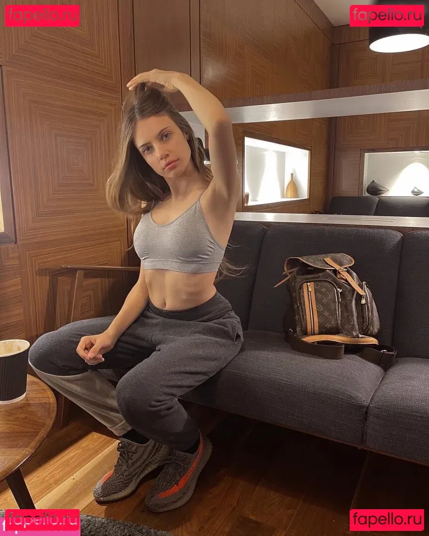 Xenia Tchoumitcheva Onlyfans Photo Gallery 